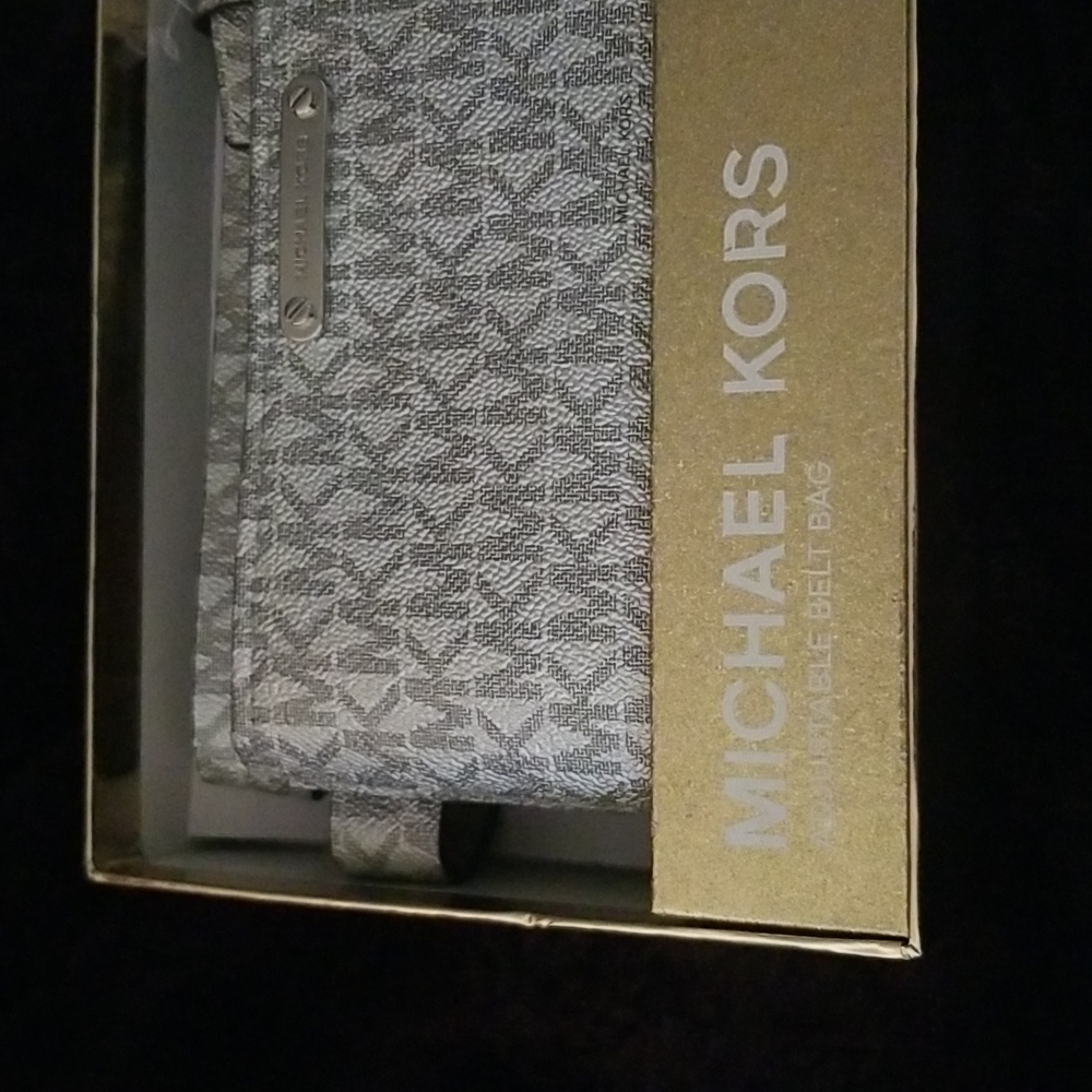 Michael Kors Adjustable Belt Bag silver sz. L/XL - Picture 4 of 12